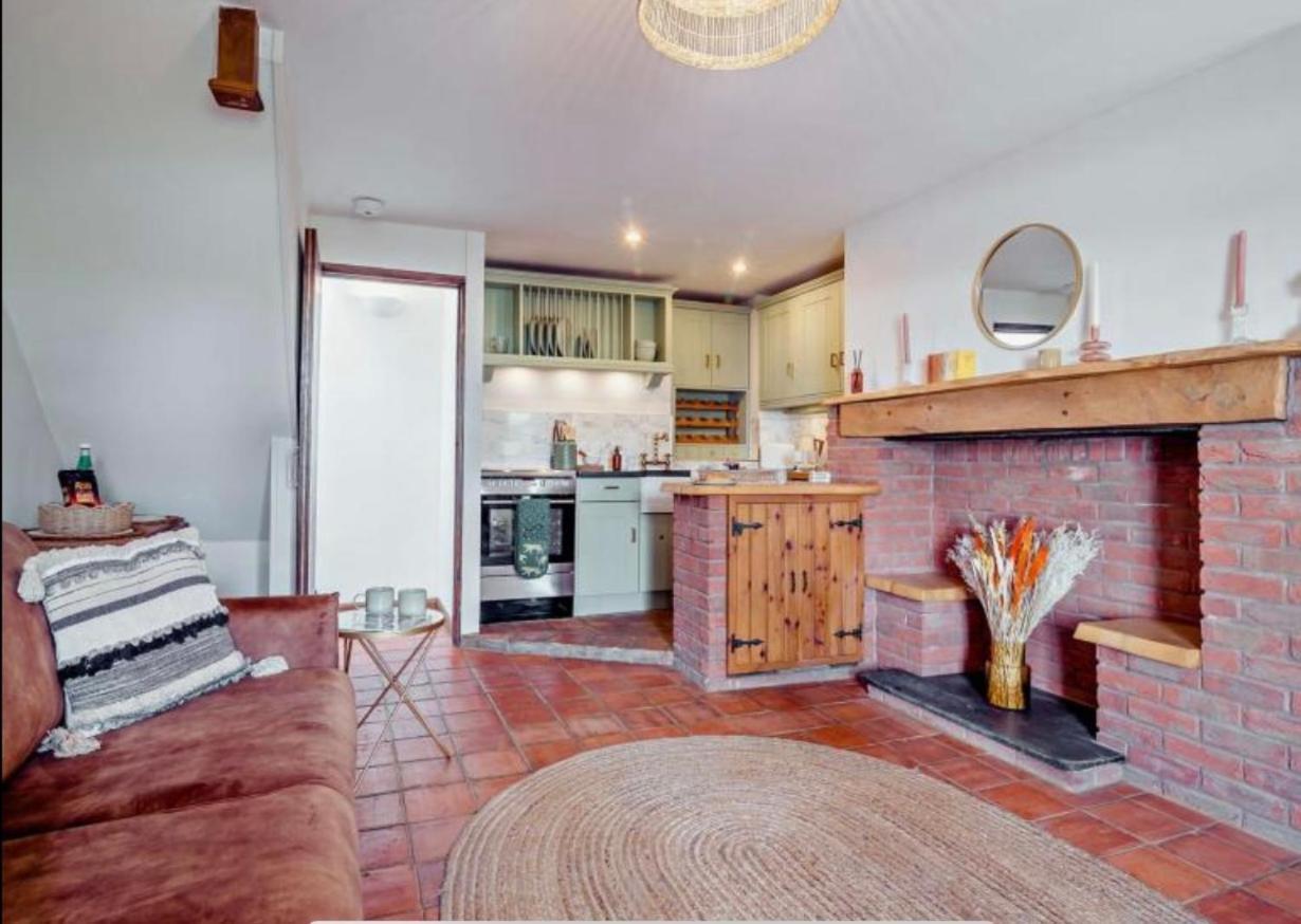 Carpenters Cottage Quirky Home Seaside Town Minehead Exteriör bild